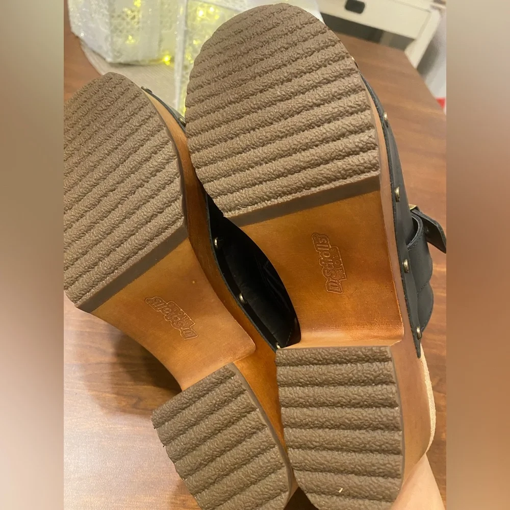 Dr. Scholl's
Original Joy Leather Buckle Hardware Strap Platform Clogs size 7 - Picture 7 of 7